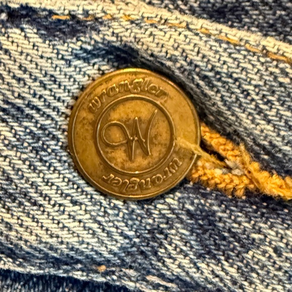 Wrangler for Women Vintage Mom‎ Jeans High Waist Jean Shorts Jorts Size 12 - Picture 3 of 5